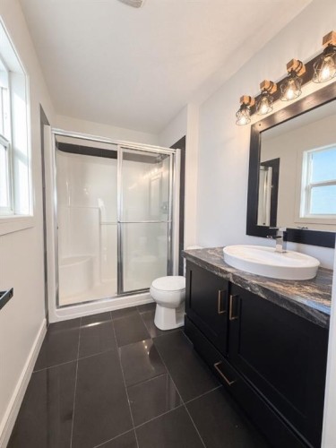 9010 Willow Drive, Grande Prairie, AB - Indoor Photo Showing Bathroom