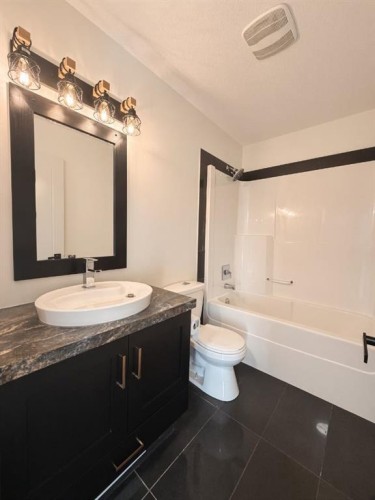 9010 Willow Drive, Grande Prairie, AB - Indoor Photo Showing Bathroom