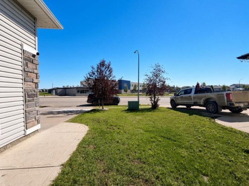 9010 Willow Drive, Grande Prairie, AB - Outdoor