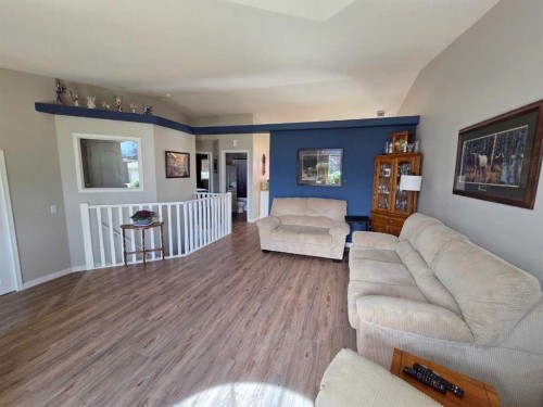 37 Pinnacle Crescent, Grande Prairie, AB - Indoor Photo Showing Living Room