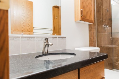 10610 Michaelis Boulevard, Grande Prairie, AB - Indoor Photo Showing Bathroom