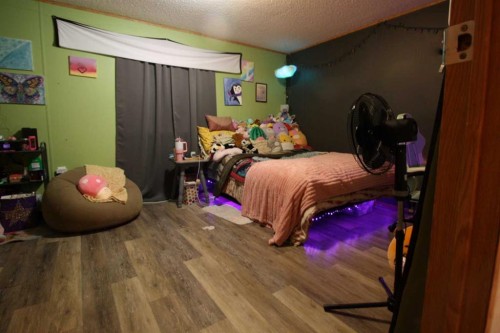 45 Dragonfly Crescent, High Level, AB - Indoor Photo Showing Bedroom
