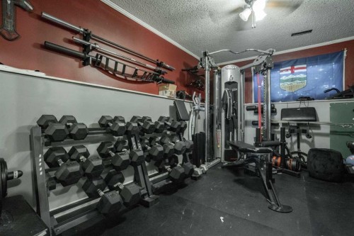 5405 42 Ave, Grimshaw, AB - Indoor Photo Showing Gym Room