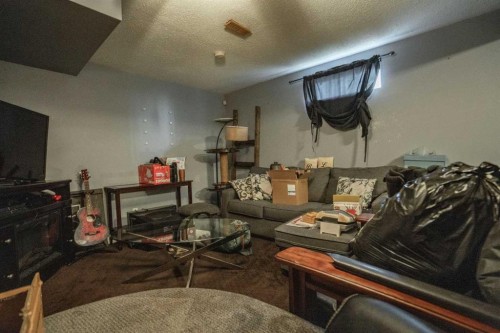 5405 42 Ave, Grimshaw, AB - Indoor Photo Showing Other Room