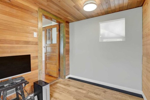 918 5 Avenue, Beaverlodge, AB - Indoor Photo Showing Other Room