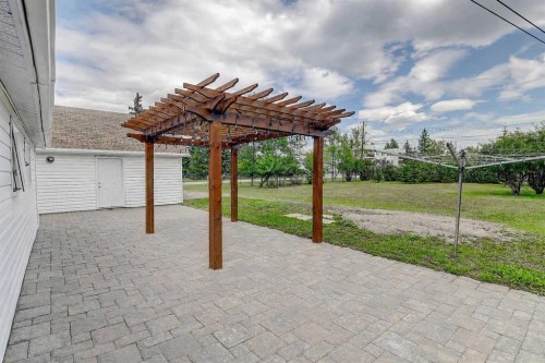 918 5 Avenue, Beaverlodge, AB - Outdoor