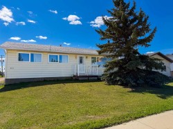 3 2 Avenue SWFalher, AB T0H 1M0
