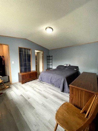 18 Dragonfly Crescent, High Level, AB - Indoor Photo Showing Bedroom