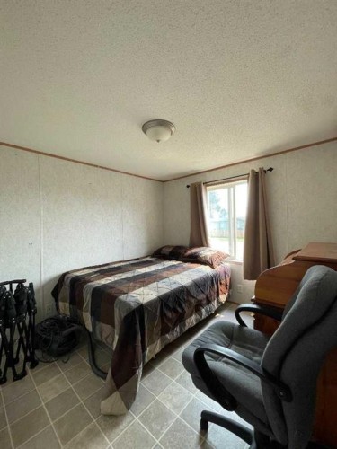 18 Dragonfly Crescent, High Level, AB - Indoor Photo Showing Bedroom