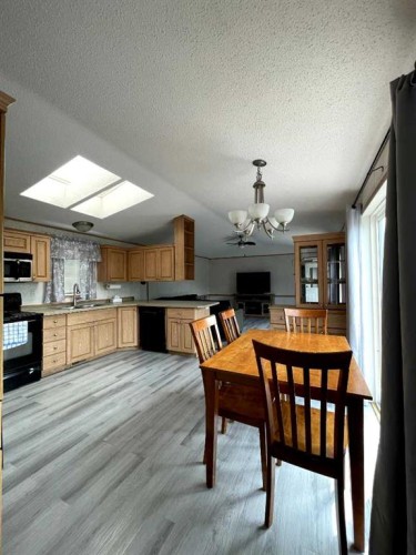 18 Dragonfly Crescent, High Level, AB - Indoor Photo Showing Dining Room