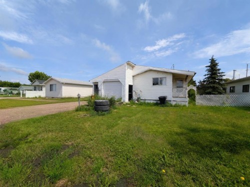4611 48 Street, Rycroft, AB - Outdoor