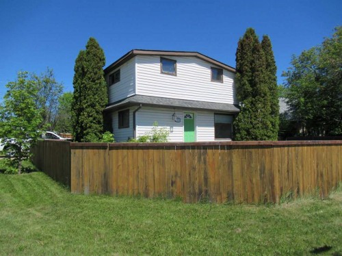 9324 104 Avenue  Grande Prairie, AB T8V 1C9