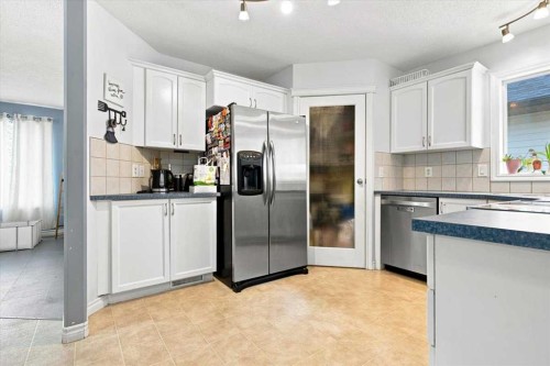 13005 90 Street, Grande Prairie, AB - Indoor Photo Showing Kitchen