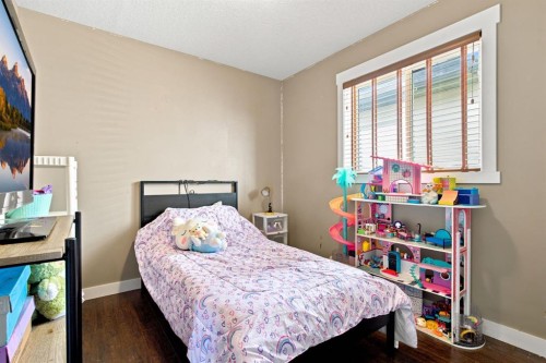 11551 75 Avenue, Grande Prairie, AB - Indoor Photo Showing Bedroom