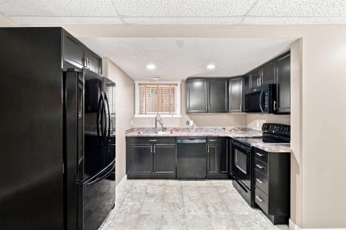 11551 75 Avenue, Grande Prairie, AB - Indoor Photo Showing Kitchen