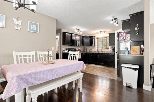11551 75 Avenue, Grande Prairie, AB - Indoor Photo Showing Dining Room