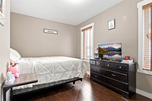 11551 75 Avenue, Grande Prairie, AB - Indoor Photo Showing Bedroom