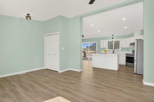 723020 Range Road 95, Beaverlodge, AB - Indoor Photo Showing Kitchen