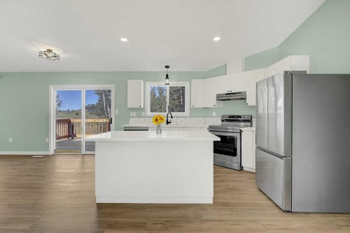 723020 Range Road 95, Beaverlodge, AB - Indoor Photo Showing Kitchen