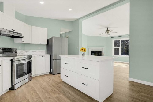 723020 Range Road 95, Beaverlodge, AB - Indoor Photo Showing Kitchen