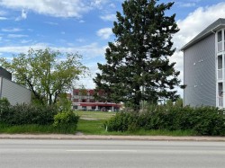 9716 100 Avenue Grande Prairie, AB T8V 0T4