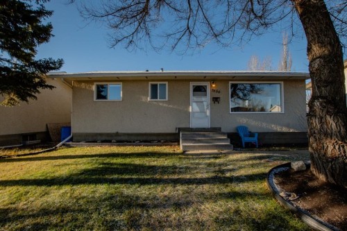 7656 Patterson Drive  Grande Prairie, AB T8V 3Z6