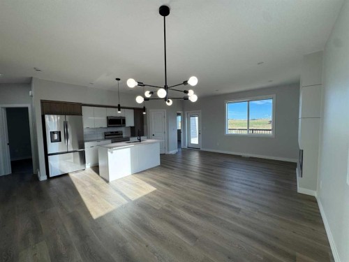 B-10210 128 Avenue , Grande Prairie, AB T8V 6S9 3