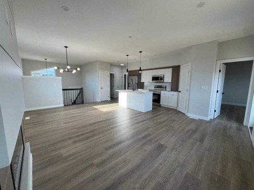 B-10210 128 Avenue , Grande Prairie, AB T8V 6S9 5