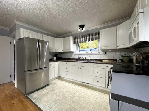 212-69402 Rge Rd 82, Grovedale, AB 
