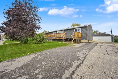 9516 98 Avenue  Grande Prairie, AB T8V 0N9