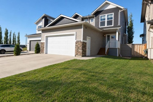 8214 87A Street, Grande Prairie, AB 