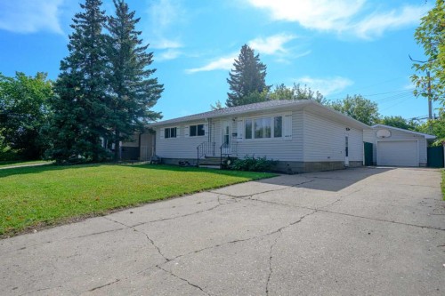 9923 88 Avenue  Grande Prairie, AB T8V 0C3