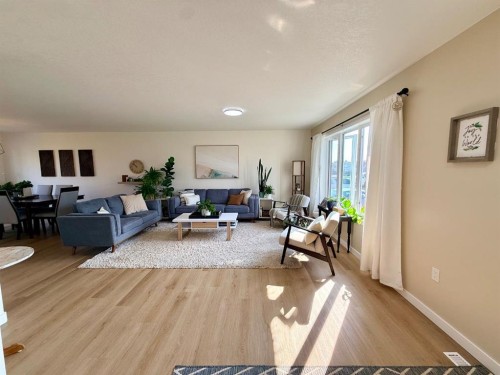10418 105 Ave, La Crete, AB 