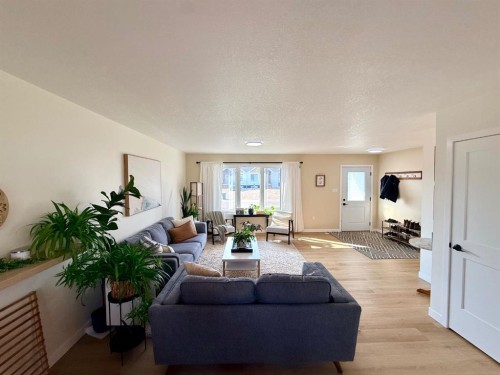10418 105 Ave, La Crete, AB 