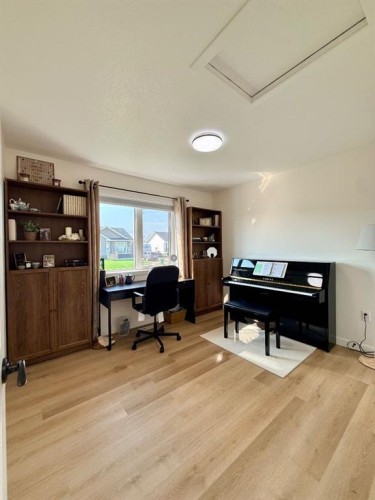 10418 105 Ave, La Crete, AB 