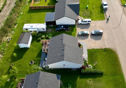 10418 105 Ave, La Crete, AB 