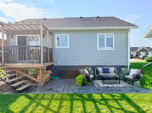 10418 105 Ave, La Crete, AB 