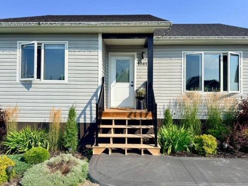 10418 105 Ave, La Crete, AB 