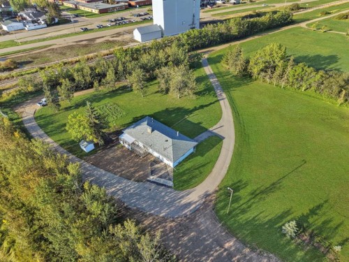 122 Railway Avenue Ne, Falher, AB 
