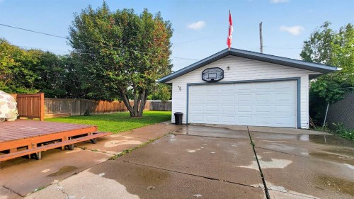 9653 86 Avenue, Grande Prairie, AB 