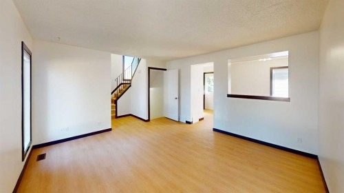 9903 71A Avenue , Grande Prairie, AB T8V 5T8 3