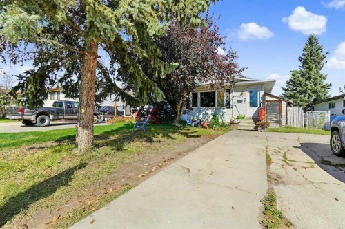 9424 123 Avenue  Grande Prairie, AB T8V 5Y5