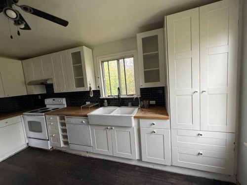 824 1 Avenue, Hines Creek, AB 