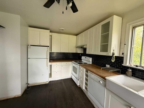 824 1 Avenue, Hines Creek, AB 