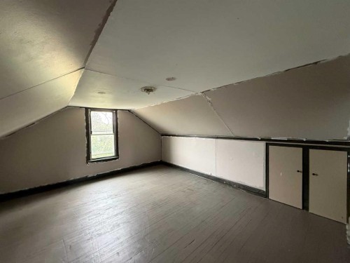 824 1 Avenue, Hines Creek, AB 