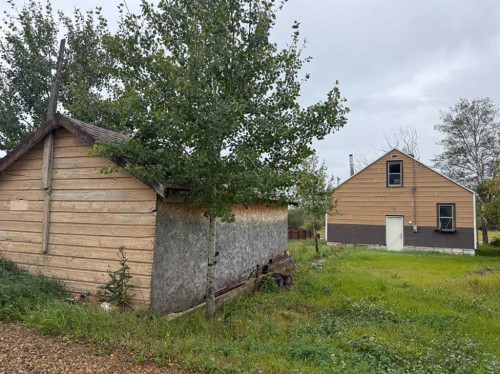 824 1 Avenue, Hines Creek, AB 