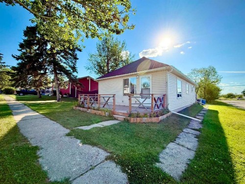 9732 100 Street, Wembley, AB 