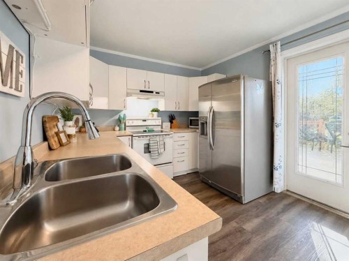 9732 100 Street, Wembley, AB 