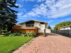 9418 80 Avenue Grande Prairie, AB T8V 5J4