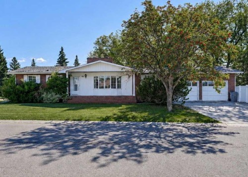 10023 86 Avenue  Grande Prairie, AB T8V 3K2